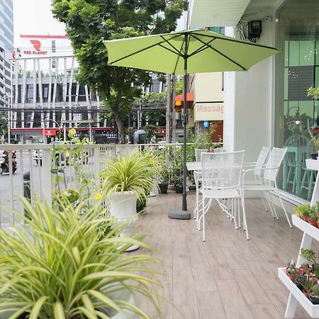 Mali @Silom Boutique Hotel Бангкок Екстер'єр фото