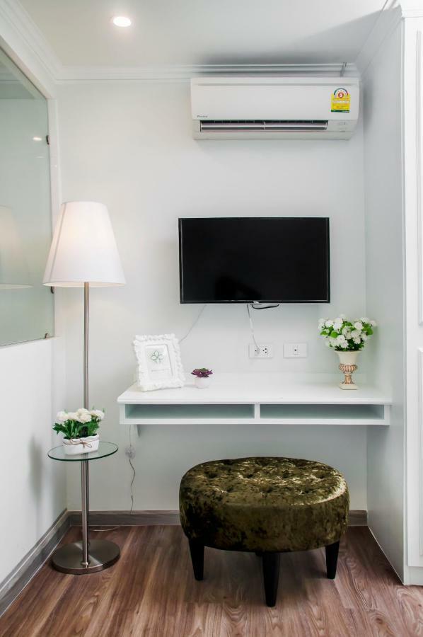 Mali @Silom Boutique Hotel Бангкок Екстер'єр фото