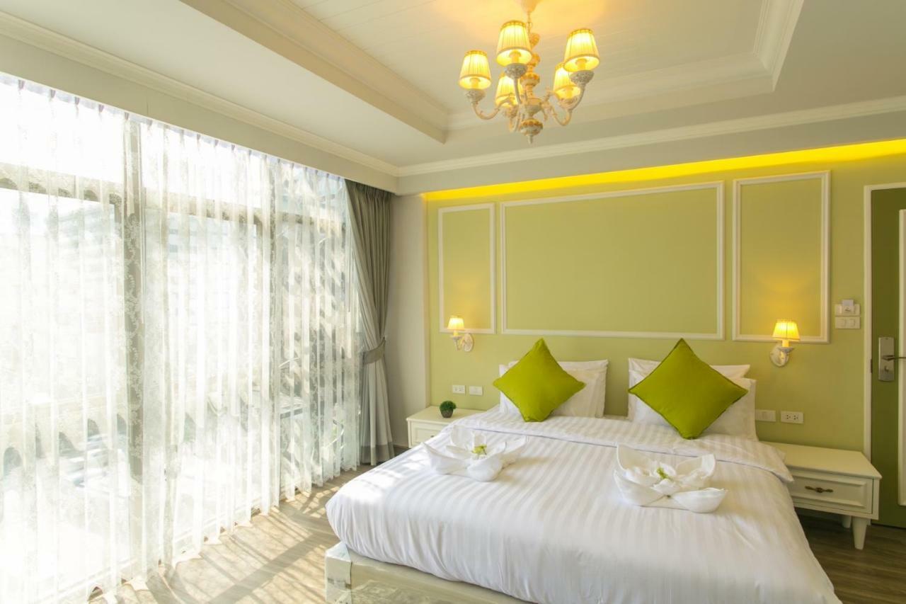 Mali @Silom Boutique Hotel Бангкок Екстер'єр фото