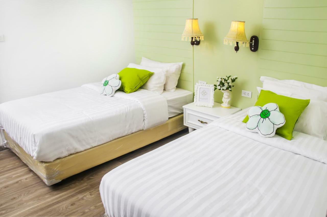 Mali @Silom Boutique Hotel Бангкок Екстер'єр фото