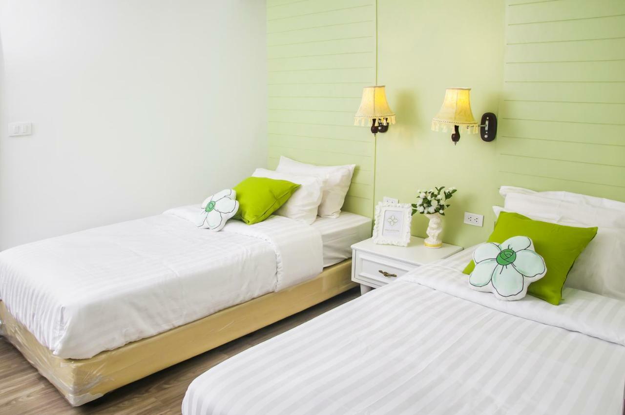 Mali @Silom Boutique Hotel Бангкок Екстер'єр фото