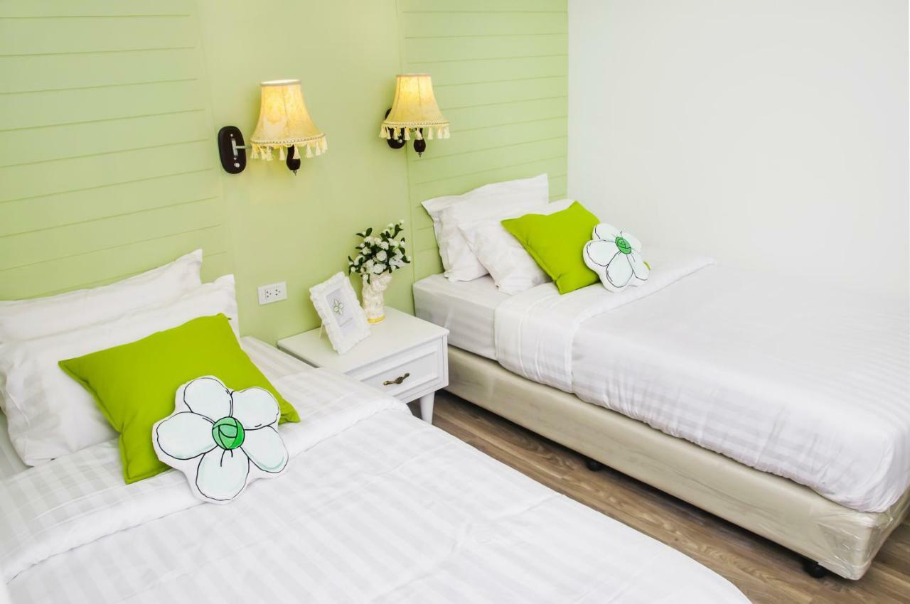Mali @Silom Boutique Hotel Бангкок Екстер'єр фото